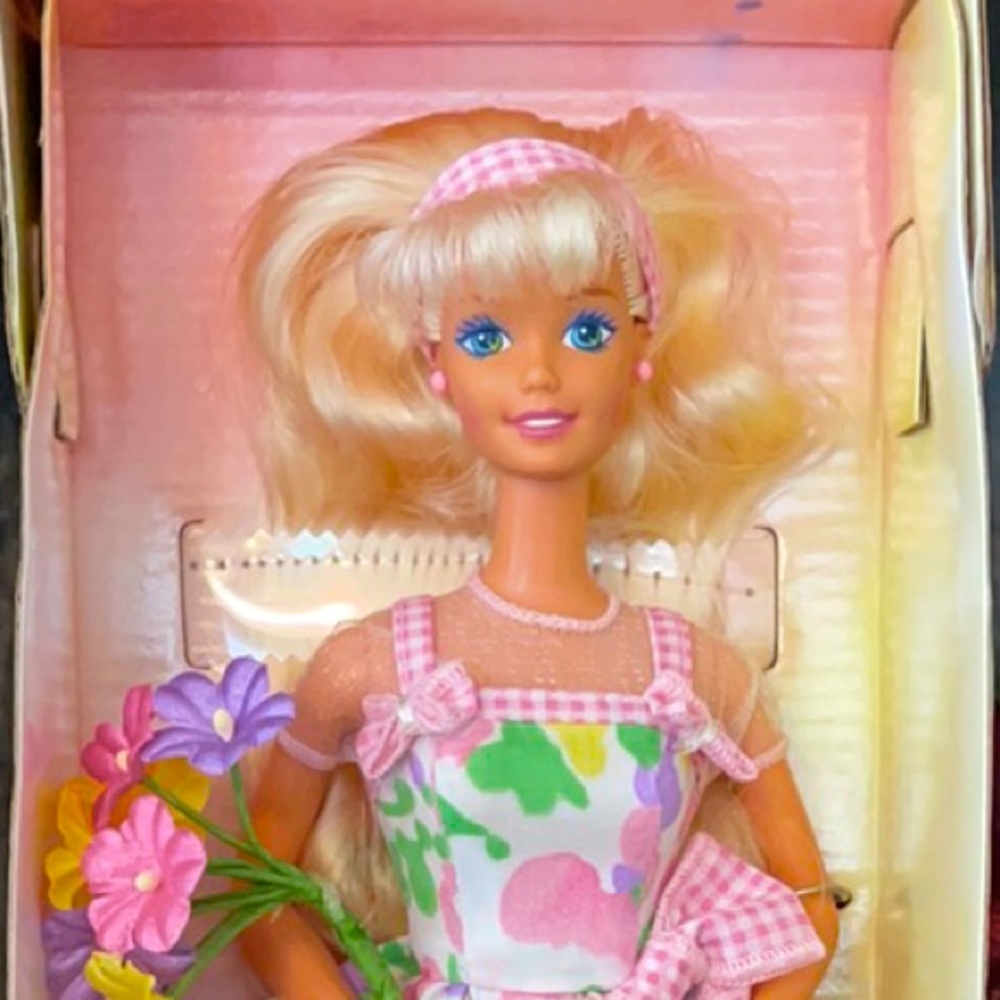 1996 AVON EXCLUSIVE SPECIAL EDITION BARBIE